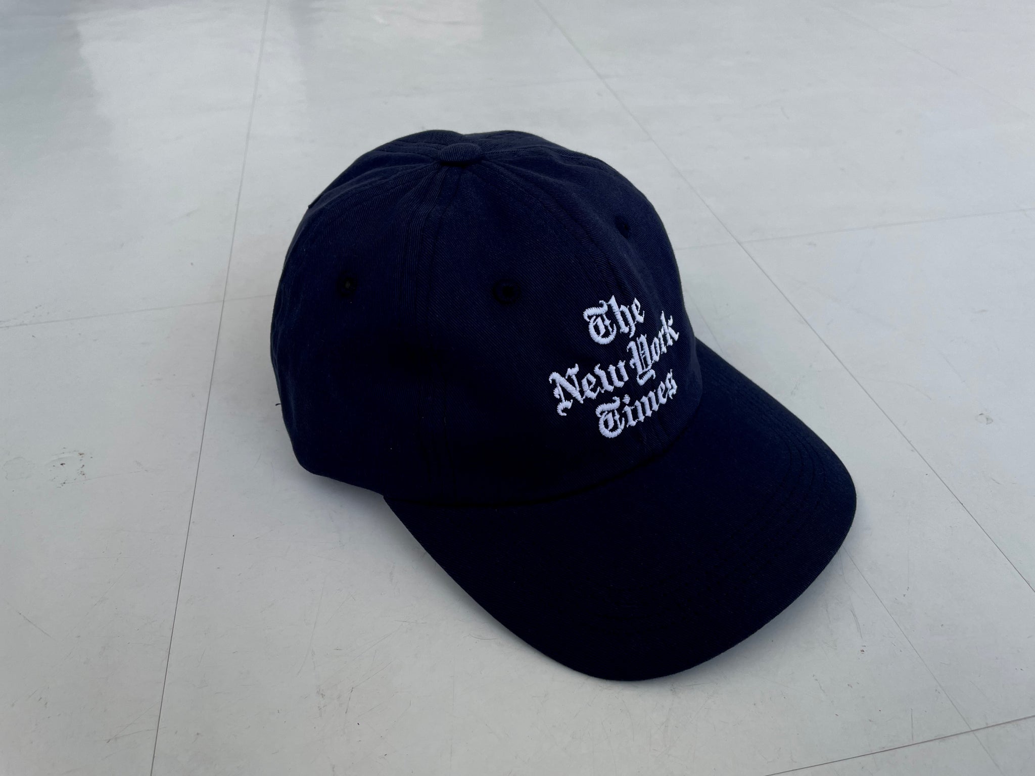 New The NewYork Times 6 Panel Cap Navy – NO BURCANCY